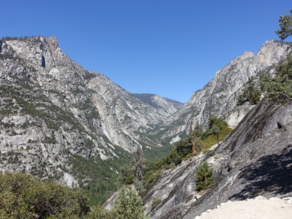 This is also where Paradise Valley merges with Kings Canyon and Bubbs Creek joins the Kings River.