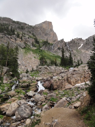 A look at the cascades falling over 1,000' down in several stages to the bottom of the valley. This would be a worthy hike destination in a lot of places, but it doesn't even show-up on the map here.