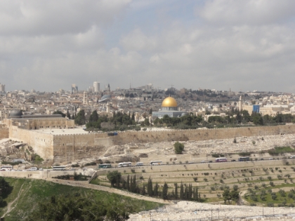 On the way into Jerusalem, we stopped first at the Mount of Olives for a view across the valley at the Old City. Here you get a good view of Temple Mount and the old wall, the latest (5th or 6th) version of which dates back to the 1500s.