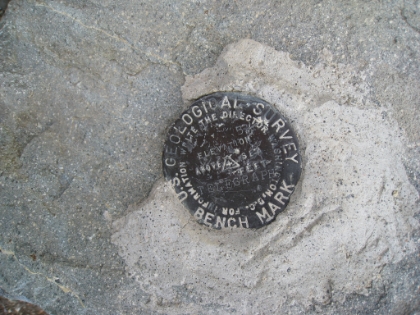 The official geological marker on the top of Telegraph Peak. 8985'.
