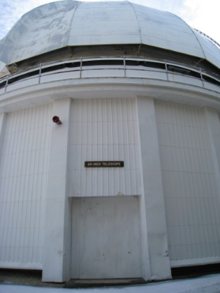 The historic 60 inch telescope built in 1908. Evidentaly the largest in the world until 1917 and responsible for many major discoveries.
