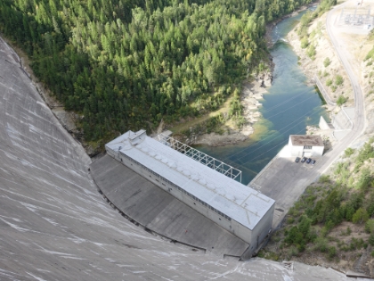 Looking down the face of the dam.