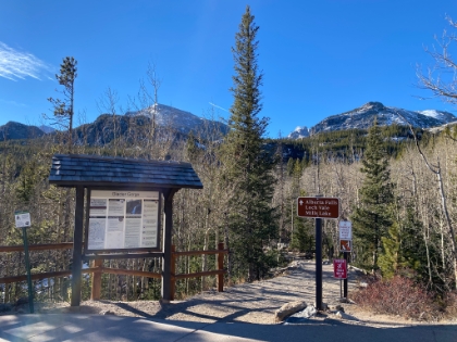 After making the almost 2 hour drive up from Denver, I was ready to get started at the Glacier Gorge trailhead. An extremely dry winter so far meant that there was much less snow than normal. It was a chilly but perfect morning.